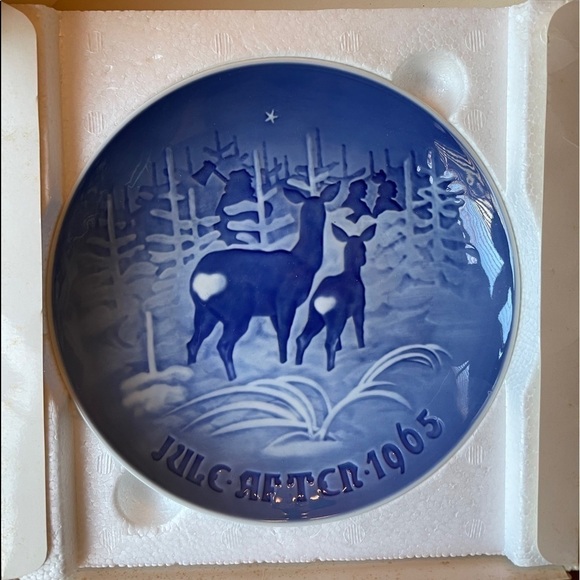 Bing & Grondahl 1965 Collectable Christmas Plate - Picture 3 of 5